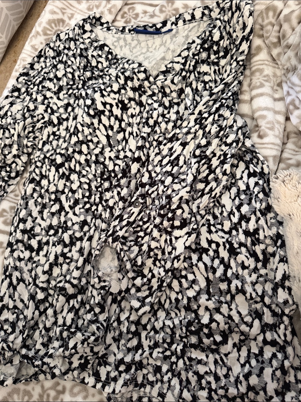 Apt. 9 Black and White Printed Button-Front Blouse